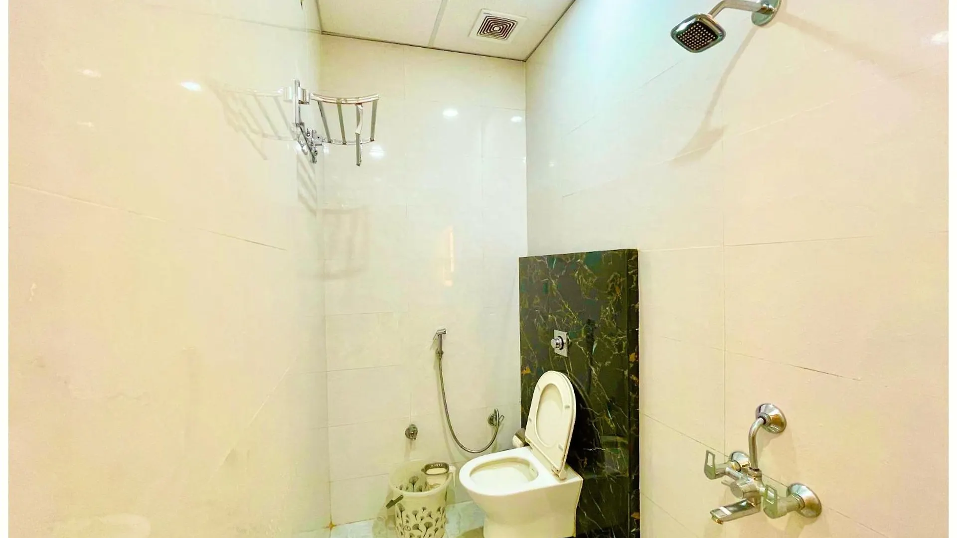 Hotel Banaras Inn Near Kashi Vishwanath Temple- Free Wifi and Parking Facilities - Fully Air Conditioning- Best Hotel Varanasi Homestay