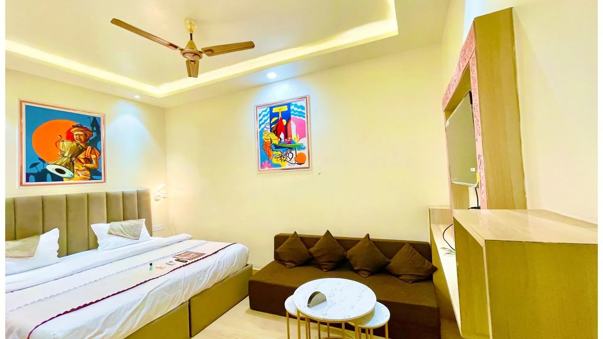 Hotel Banaras Inn Near Kashi Vishwanath Temple- Free Wifi and Parking Facilities - Fully Air Conditioning- Best Hotel Varanasi India