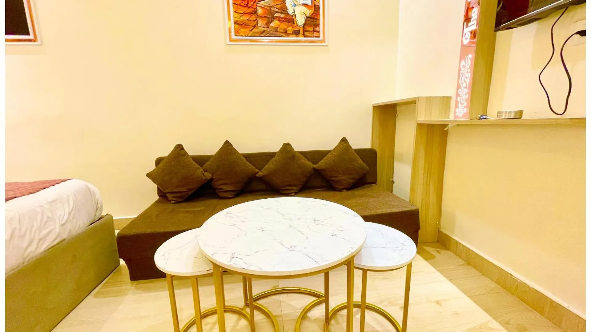 Hotel Banaras Inn Near Kashi Vishwanath Temple- Free Wifi and Parking Facilities - Fully Air Conditioning- Best Hotel Varanasi Homestay